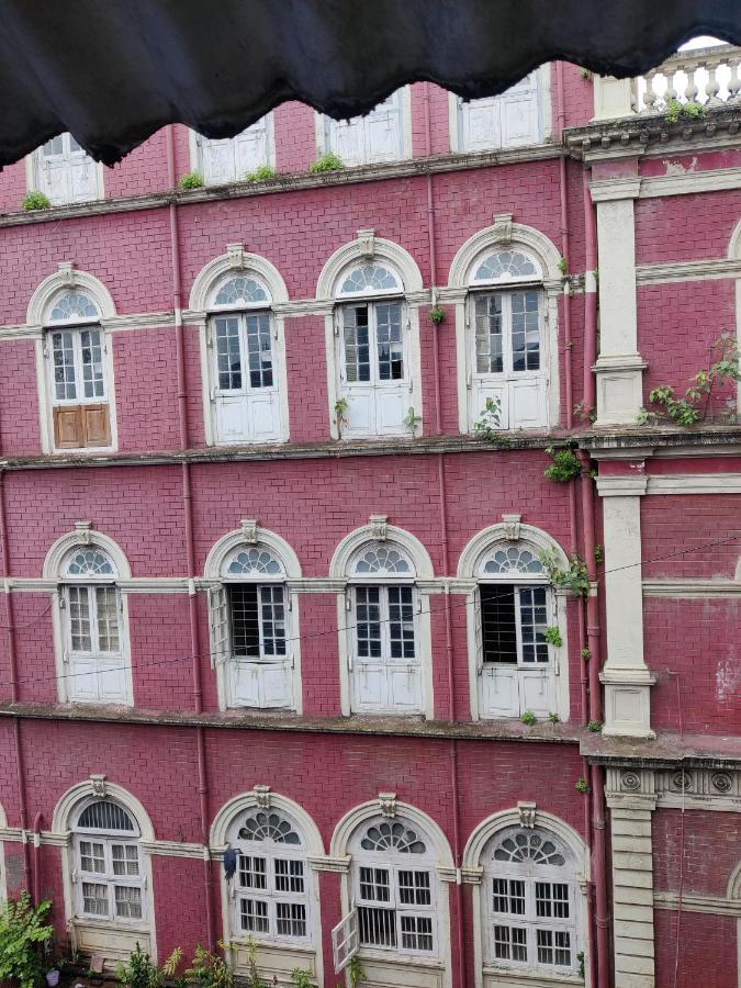 Capital Hotel Mumbai Exterior photo