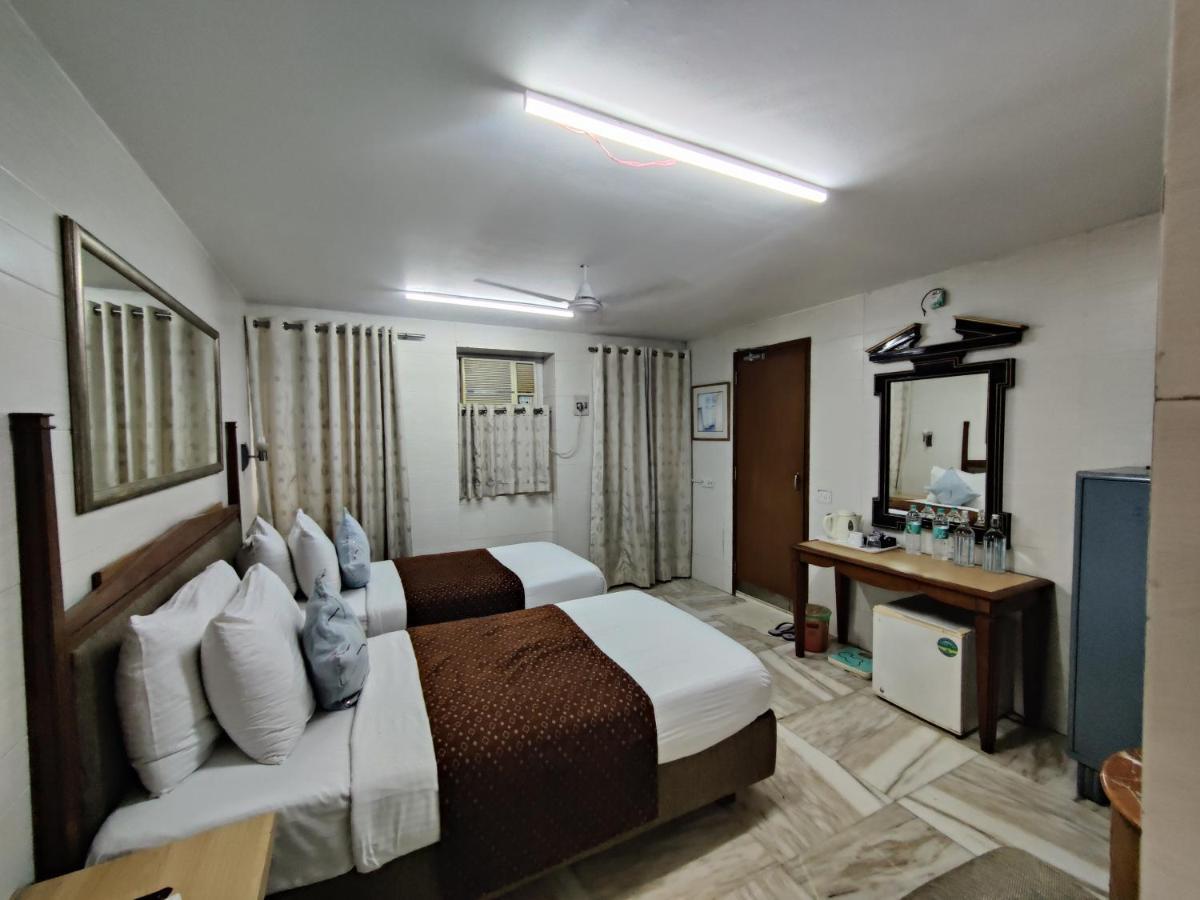Capital Hotel Mumbai Exterior photo